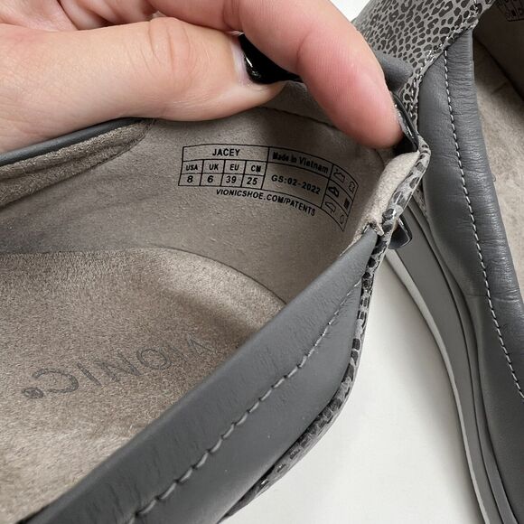 Vionic Jacey Comfort Shoes Gray Leather Slip On Low Wedge Heel Women’s Size 8 - Picture 11 of 12